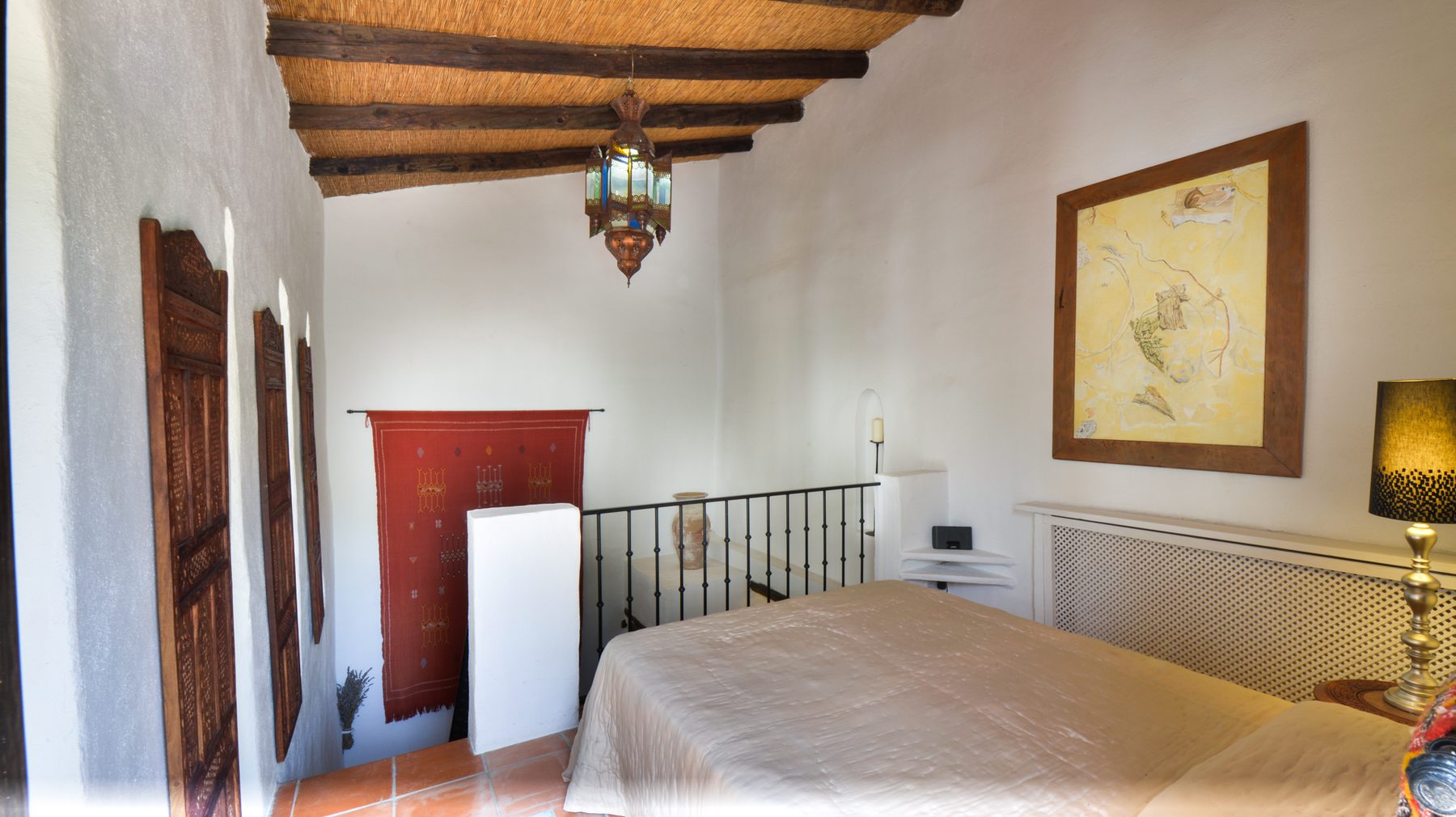 A four-poster bedroom